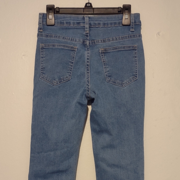 Shein Stretchy Youth Distressed Jeans - Picture 2 of 4